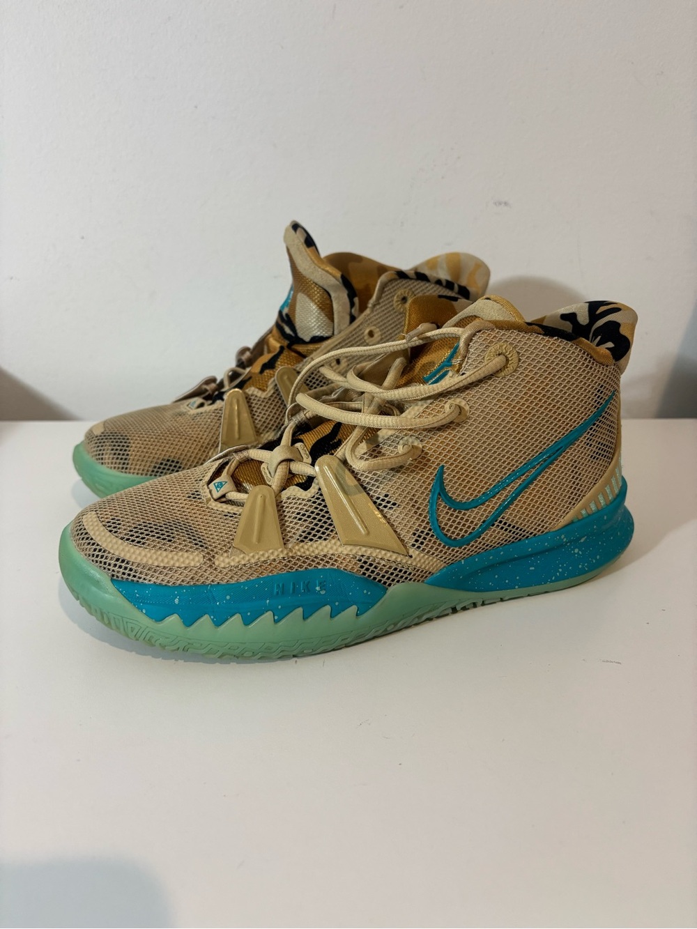 Nike Kyrie 7 Ripple Grain Youth Size 6 Tan Sneakers Basketball Shoes Casual